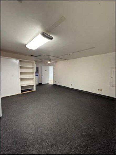 More Photos Of 101 E 3rd St, Burkburnett Office For Sale