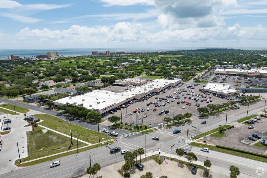 More Photos Of 4200-4250 S Alameda St, Corpus Christi Storefront For Lease