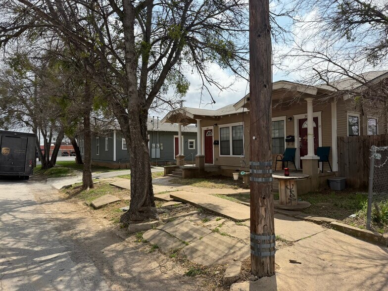 More Photos Of 401 Main St, Brownwood Apartments For Sale