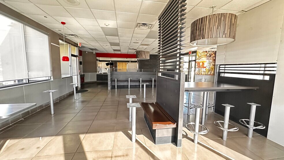 More Photos Of 34528 N Highway 45, Third Lake Fast Food For Lease