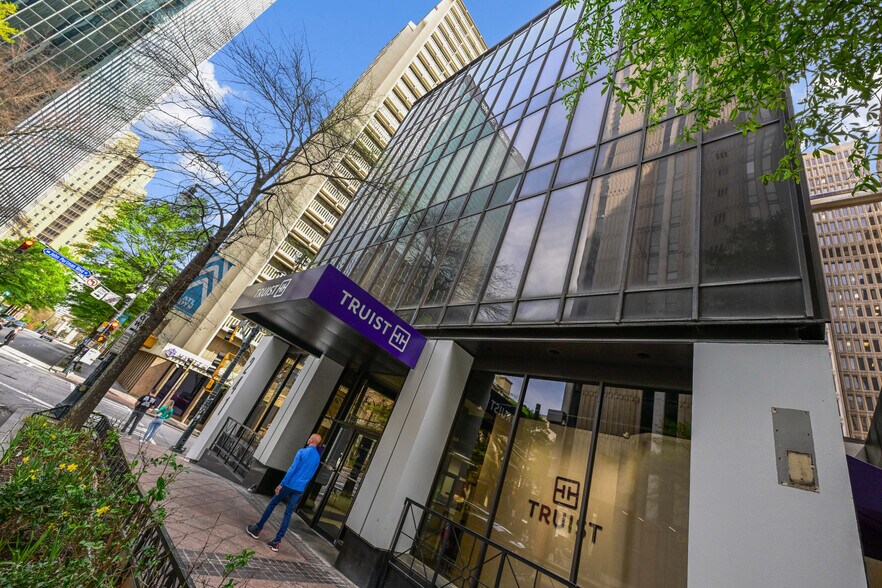 More Photos Of 241 Peachtree St NE, Atlanta Office For Lease