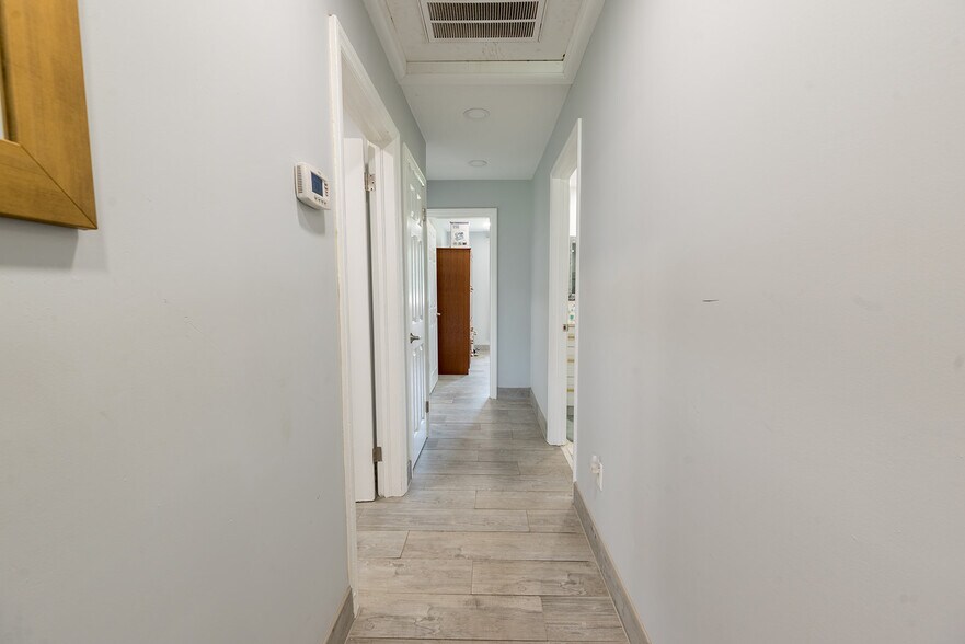 More Photos Of 1757 N Temple Ave, Starke Hotel For Sale