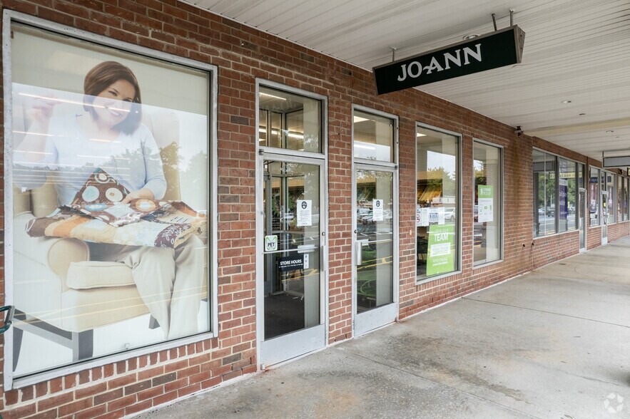 More Photos Of 1026-1140 Broad St, Shrewsbury Unknown For Lease