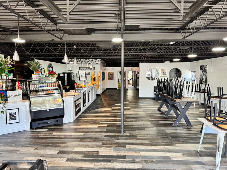 More Photos Of 1602 Lavista Rd, Atlanta Freestanding For Lease