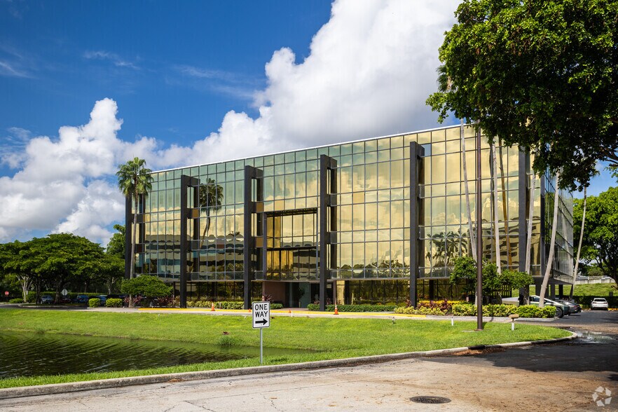 More Photos Of 1800 S Australian Ave, West Palm Beach Office For Lease