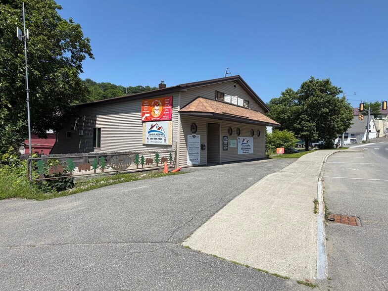 More Photos Of 23 Spring St, Dexter Office For Sale
