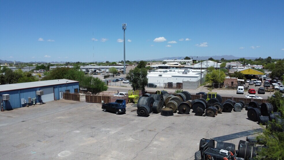 More Photos Of 2023 W Price St, Tucson Manufacturing For Sale