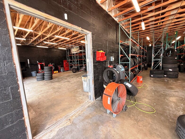 More Photos Of 3593 Veronica S Shoemaker Blvd, Fort Myers Warehouse For Sale