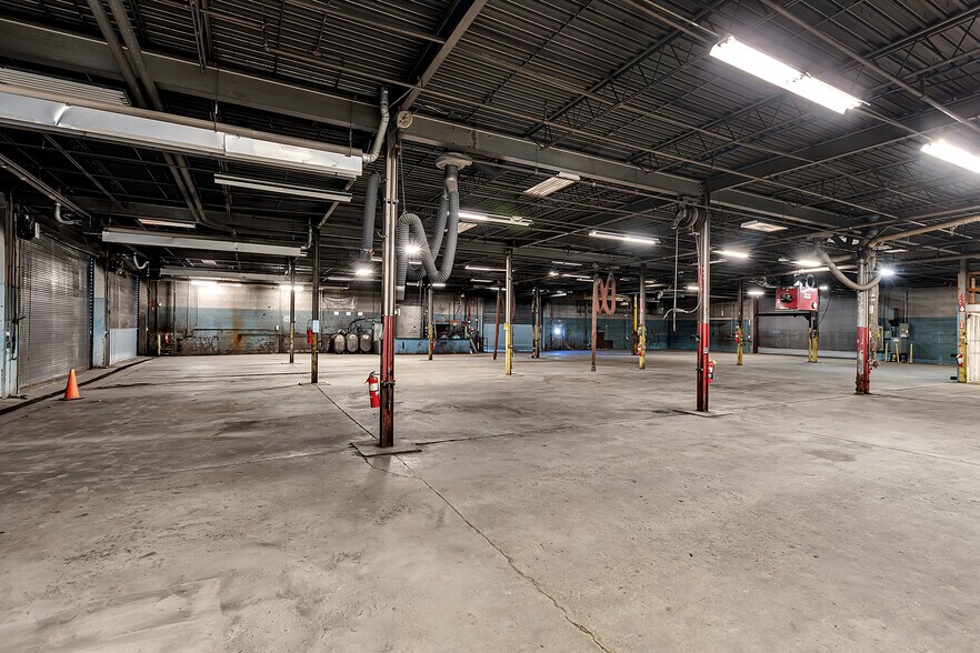 More Photos Of 271 Dingens St, Buffalo Warehouse For Lease
