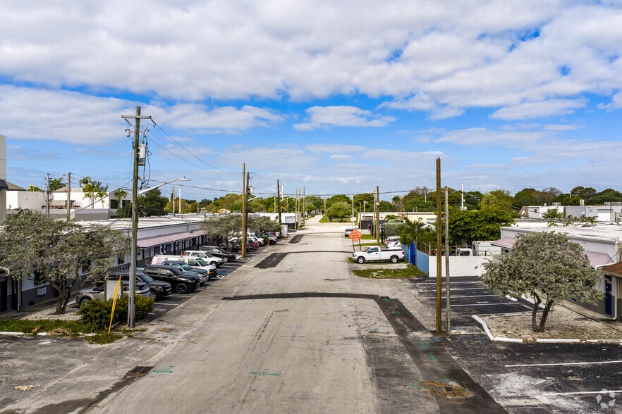 More Photos Of 2610-2619 NW 4th St, Fort Lauderdale Warehouse For Lease