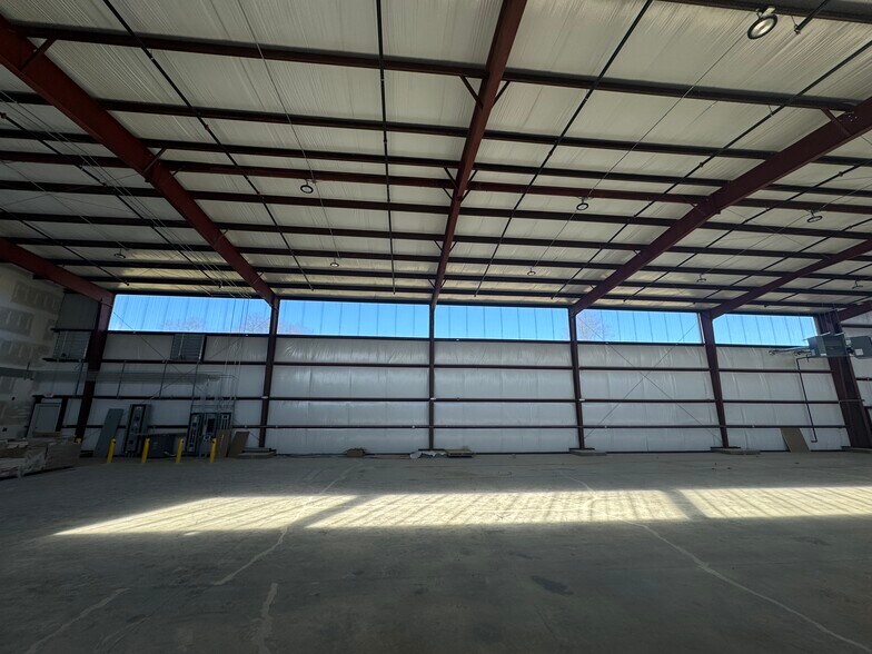 More Photos Of 1050 Cairo Rd, Gallatin Warehouse For Lease