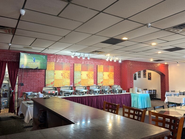 More Photos Of 10120-10160 W 119th St, Overland Park Freestanding For Lease