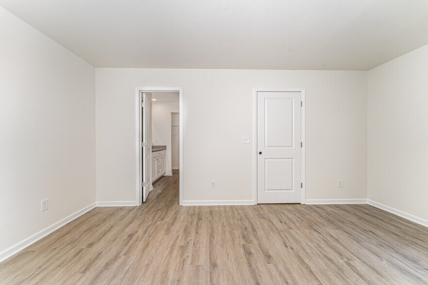 More Photos Of 711 Fairview St, High Point Multifamily For Sale