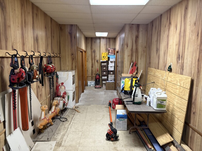 More Photos Of 101 Erie St, Amsterdam Warehouse For Sale