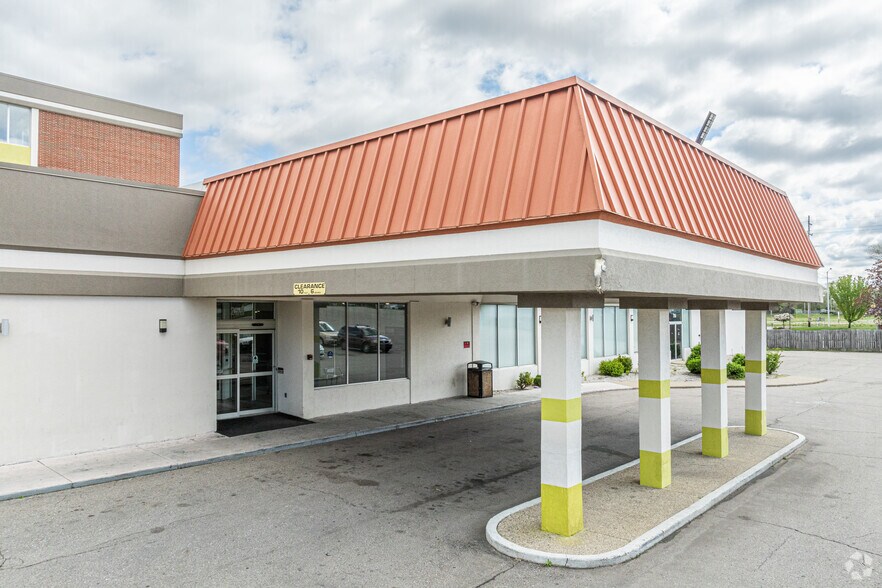 More Photos Of 255 28th St SW, Grand Rapids Hotel For Sale