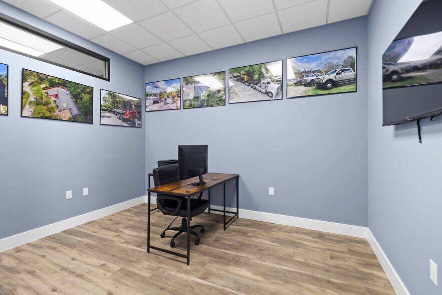 More Photos Of Hardin Store rd, Magnolia Office For Lease