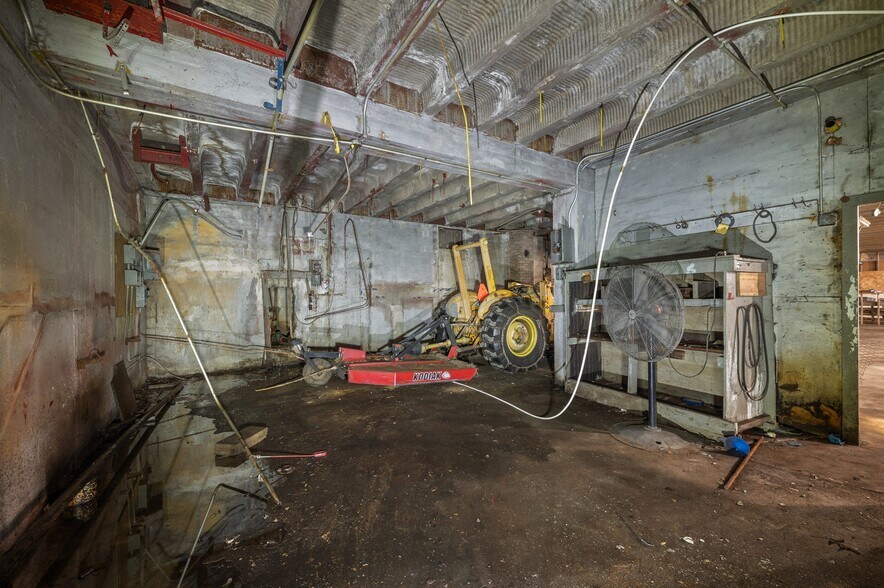 More Photos Of 500 Washington St, Coloma Manufacturing For Lease