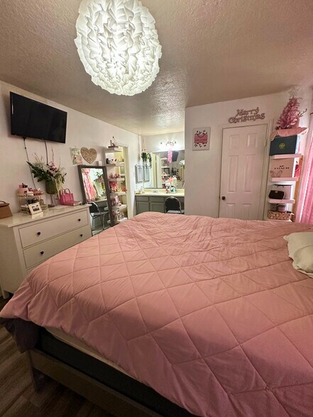 More Photos Of 7120 Cole Creek Dr, Houston Apartments For Sale