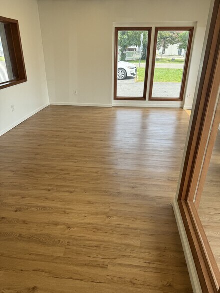 More Photos Of 232 Jersey Ave, Virginia Beach Light Distribution For Lease
