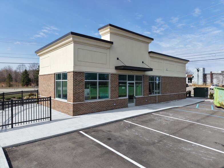 More Photos Of 7450 Dixie Hwy, Independence Township Fast Food For Sale