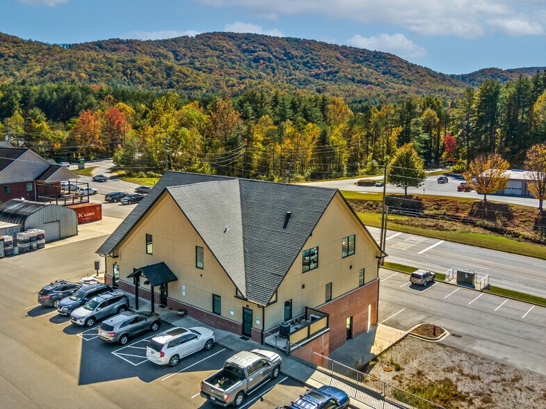 More Photos Of 208 Charlotte Hwy, Asheville Medical For Sale