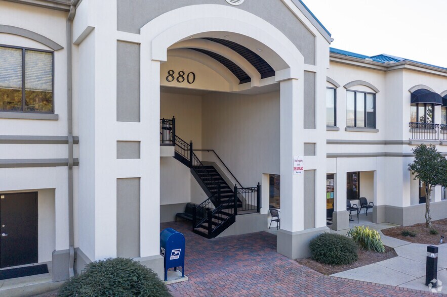 More Photos Of 870 Crestmark Dr, Lithia Springs Unknown For Lease