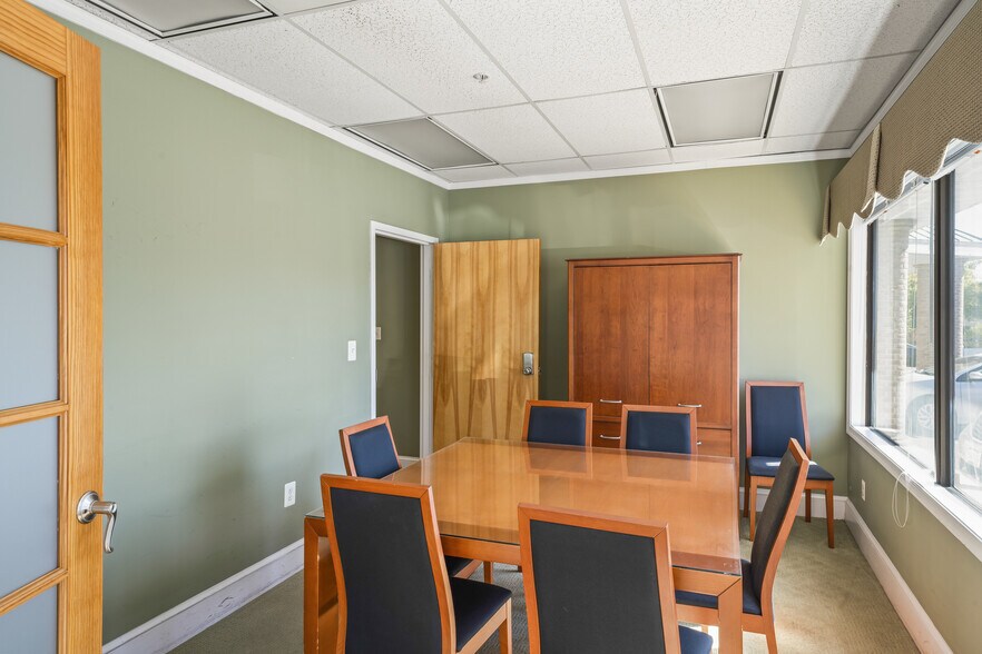 More Photos Of 602 S King St, Leesburg Medical For Lease