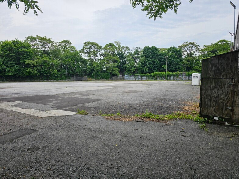 More Photos Of 5381 Kings Hwy, Brooklyn Land For Lease