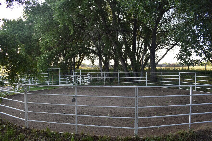 More Photos Of 8778 Arapahoe Rd, Boulder Horse Stables For Sale