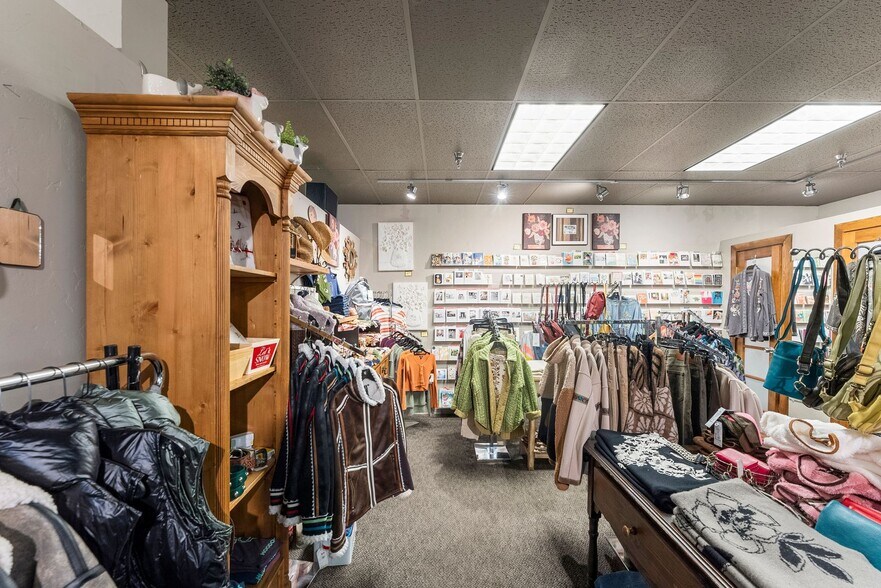 More Photos Of 110 N Main St, Breckenridge Storefront For Sale