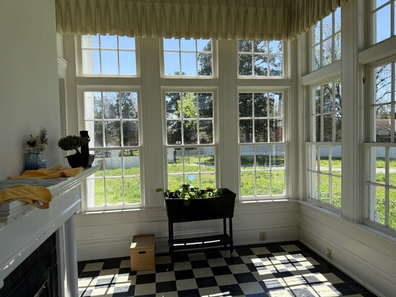 More Photos Of 31 Edgewood Dr, Selma Specialty For Sale