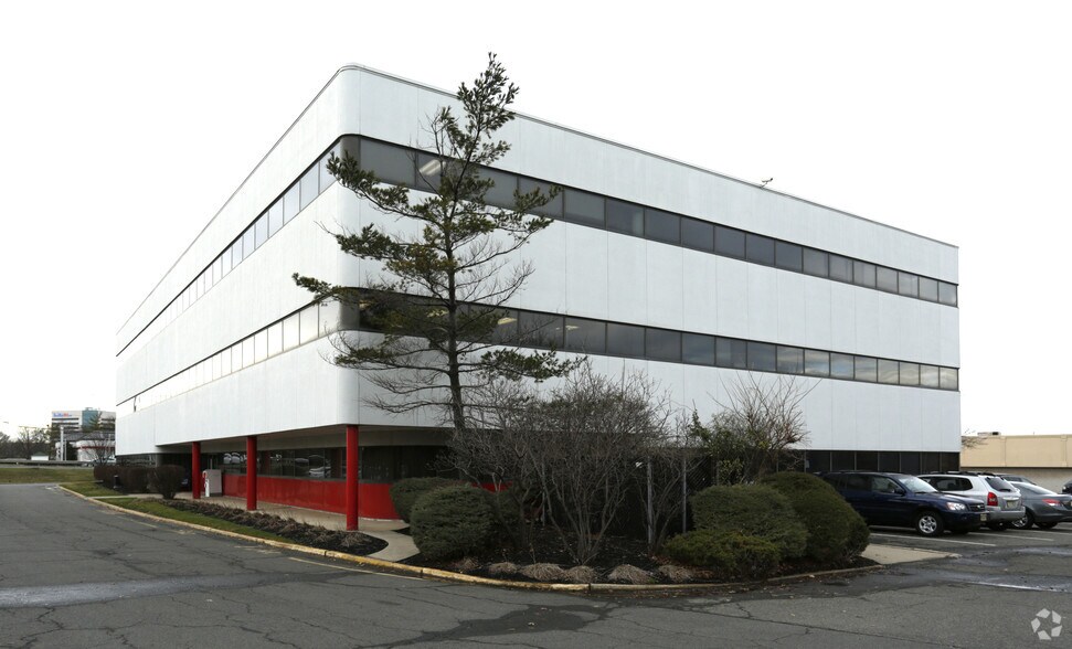More Photos Of 1000 US Highway 9 N, Woodbridge Office For Lease