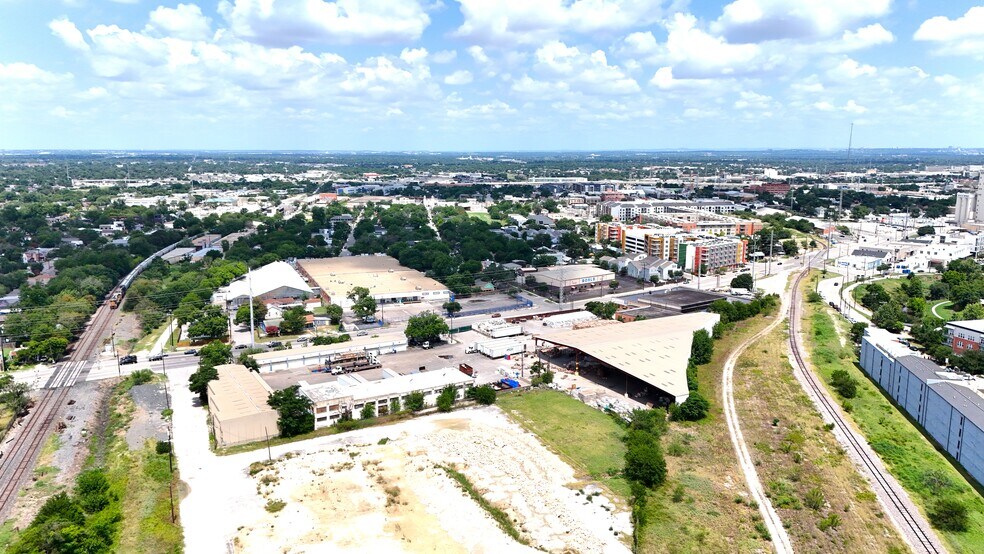 More Photos Of 400 Probandt St, San Antonio Manufacturing For Lease