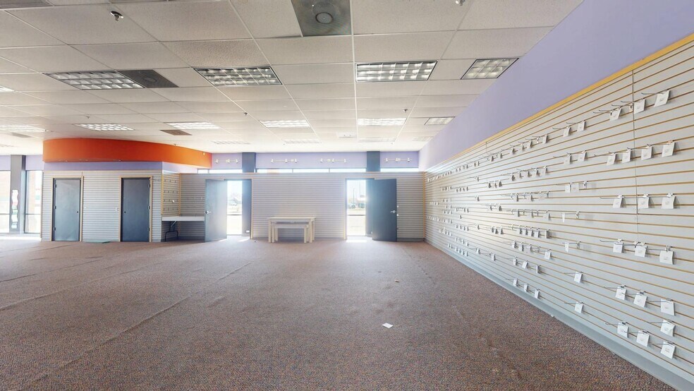 More Photos Of 4501 State Line Ave, Texarkana Unknown For Lease