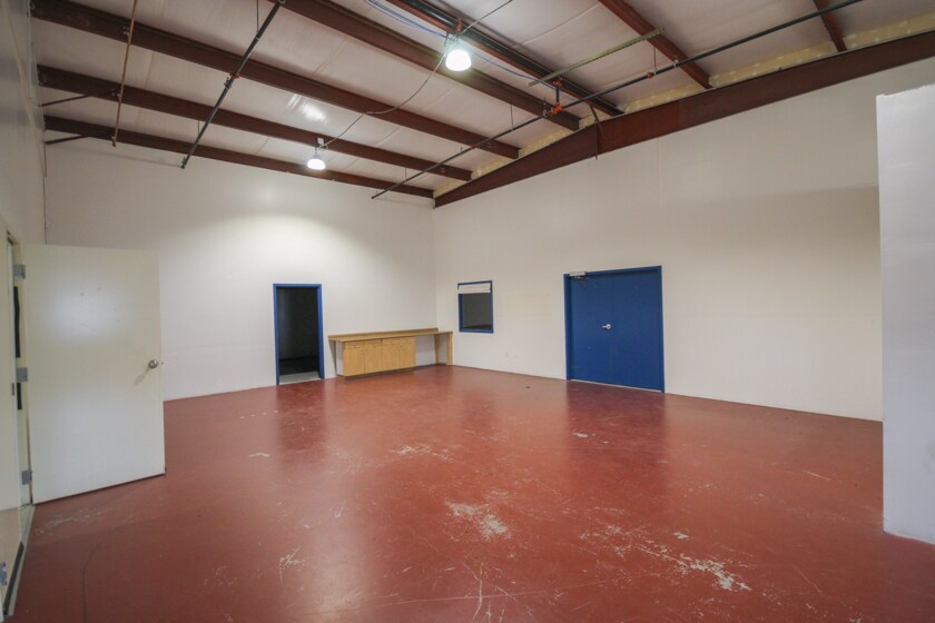 More Photos Of 1020 S Garfield Ave, Loveland Warehouse For Sale