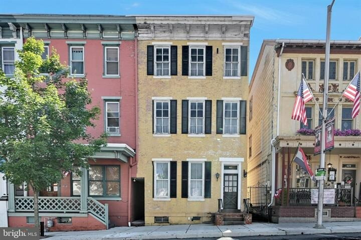 Primary Photo Of 407 W Market St, Pottsville Office For Sale