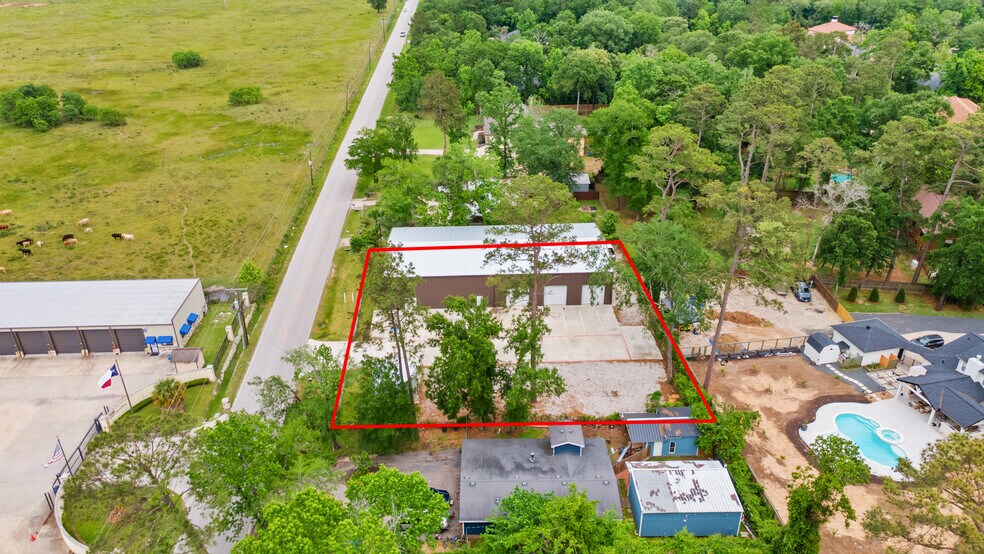 More Photos Of 11002 Sleepy Hollow Rd, Conroe Warehouse For Lease