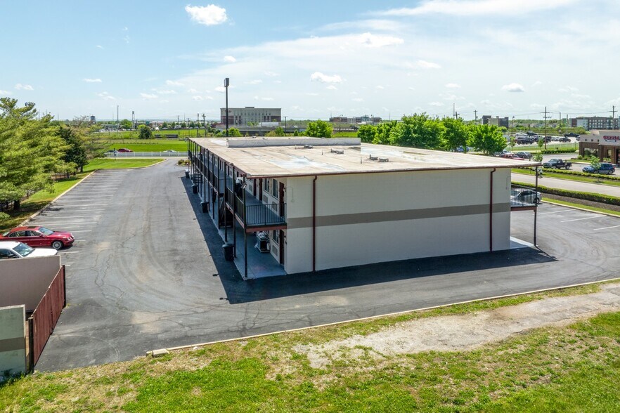 More Photos Of 4029 Marlane Dr, Grove City Hotel For Sale