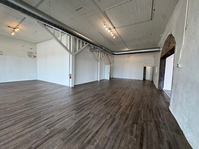 More Photos Of 115 S Goliad St, Rockwall Storefront Retail Office For Lease