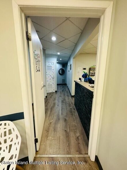 More Photos Of 15 1st St, Staten Island Office For Sale