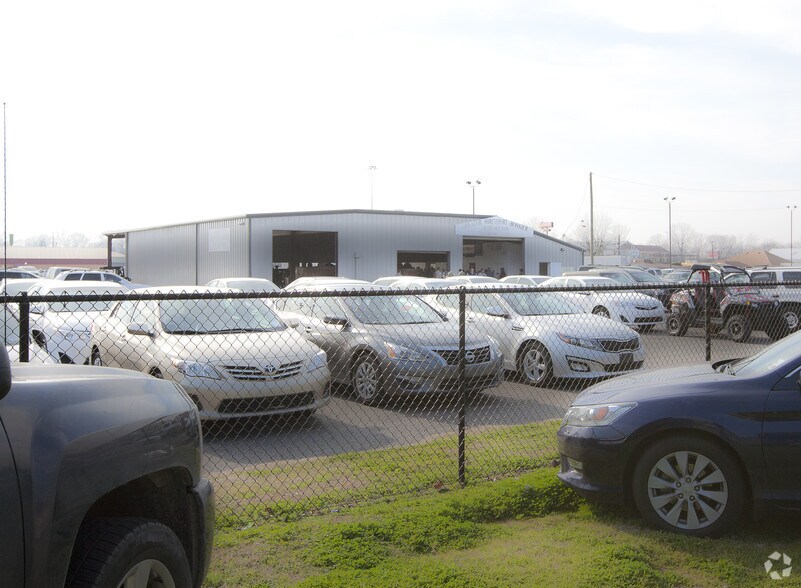 Primary Photo Of 1315 Grimmett Dr, Shreveport Distribution For Lease