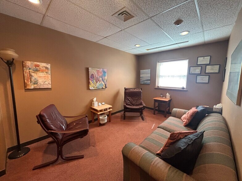 More Photos Of 278 Lafayette Rd, Portsmouth Office For Sale