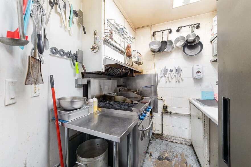 400 Washington Ave, Bay City, MI 48708 Specialty For Sale