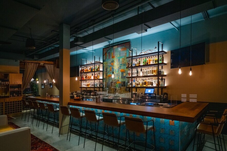 More Photos Of 2255-2259 Avenida De La Playa, La Jolla Storefront Retail Office For Lease