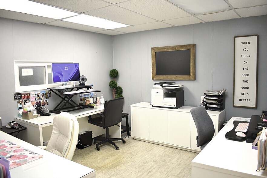 More Photos Of 1333 W Outer 21 Rd, Arnold Medical For Sale