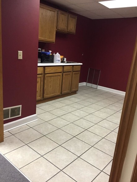 More Photos Of 6936-6948 Tylersville Rd, West Chester Medical For Sale