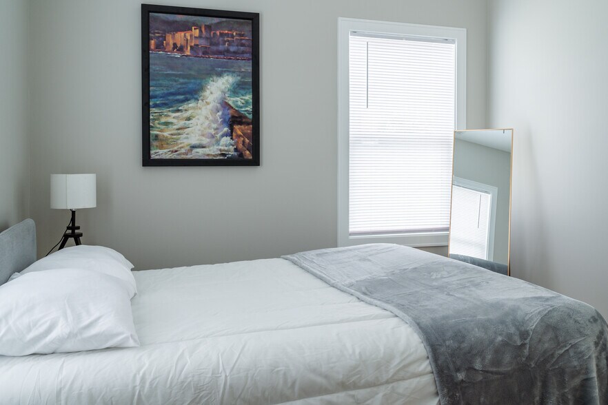 More Photos Of 3909 Winthrop Ave, Indianapolis Apartments For Sale