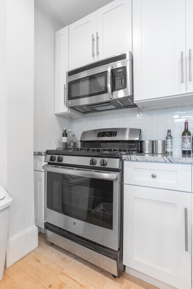 More Photos Of 2020 Locust St, Philadelphia Apartments For Sale