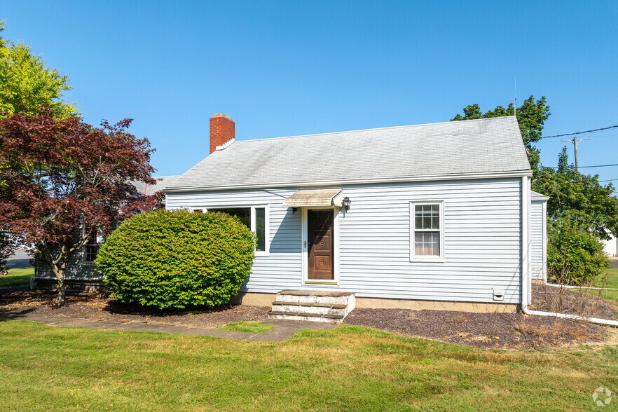 More Photos Of 1417 Route 179, Lambertville Schools For Lease