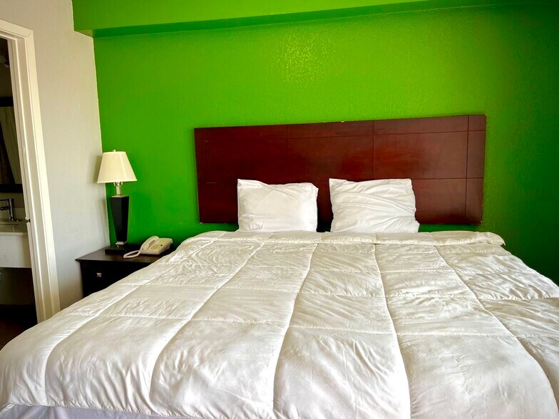 More Photos Of 4300 American Way, Memphis Hospitality For Sale